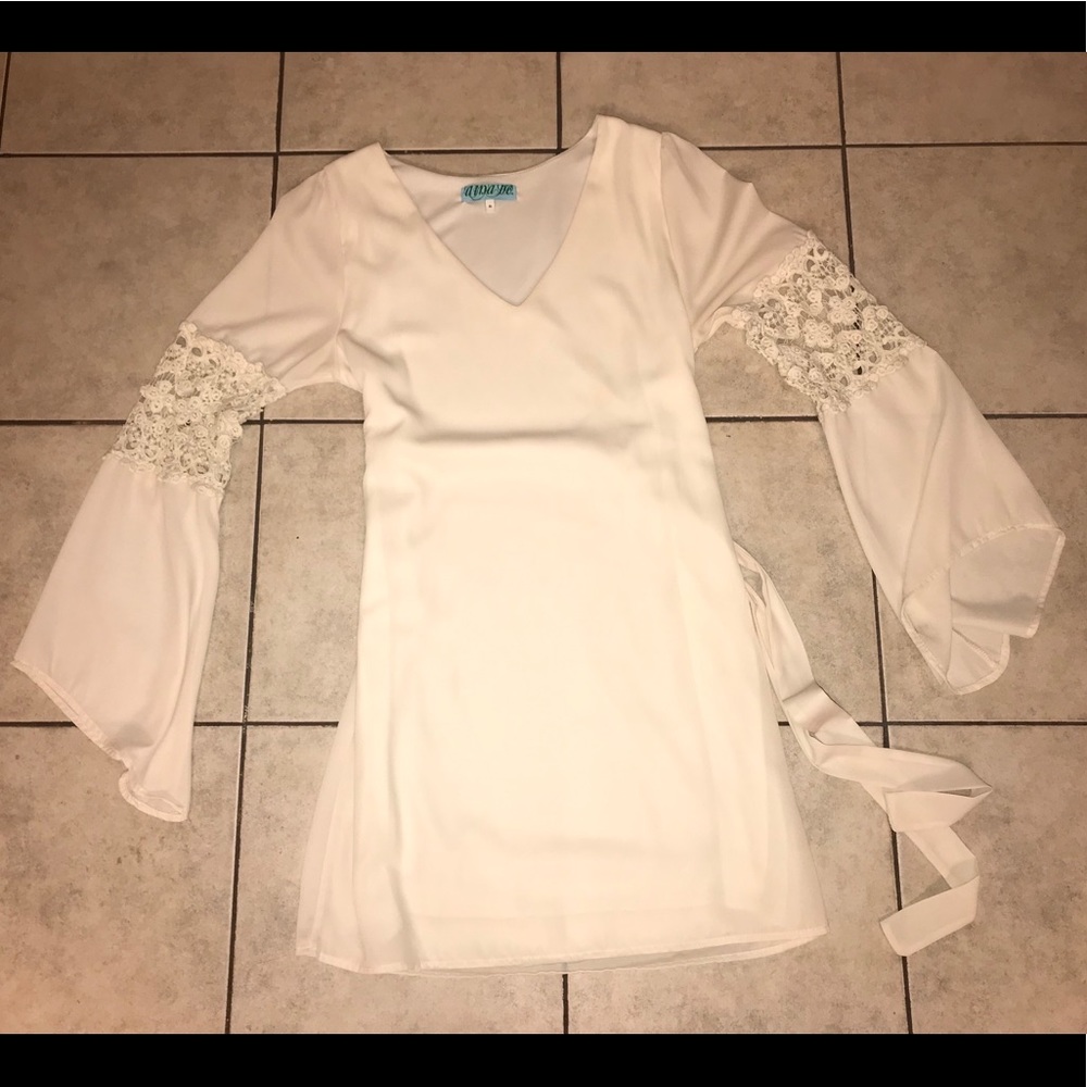 Ivory boutique dress with lace detail Size M